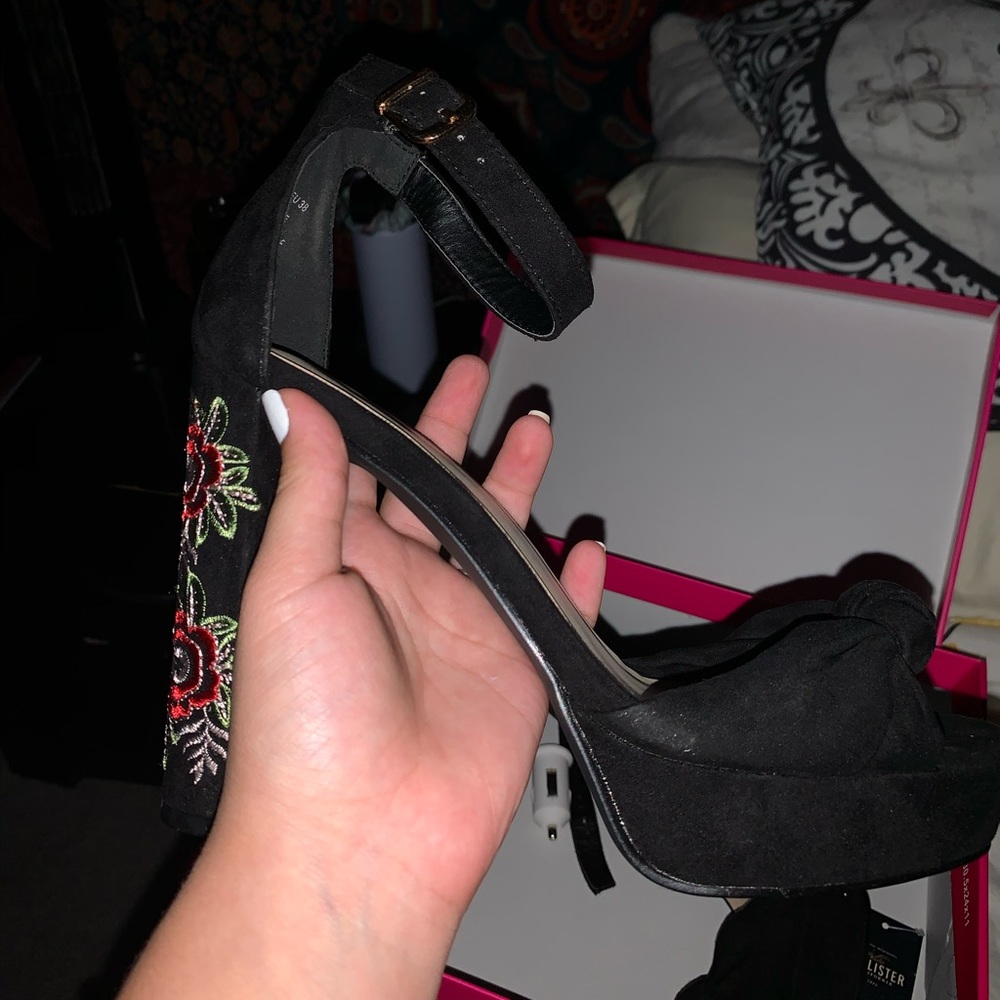 Black High Heels - image 6